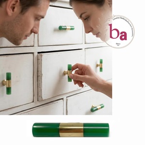 Poignée de meuble en résine verte en forme de T, design moderne pour meubles multi-espaces, écologique, durable et facile à utiliser - Product Image 4