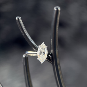 Bague en diamant taille marquise 1,50 ct D VS1 certifiée IGI Or blanc 14 carats Bijoux de fiançailles et de mariage - Product Image 5
