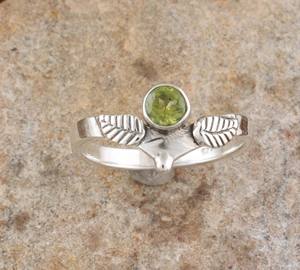 Anillo de Hoja de Peridoto en Plata de Ley 925 Inspirado en la Naturaleza, Joyería de Hoja de Olivo para Mujer, Regalo para Fiestas y Aniversarios - Product Image 5
