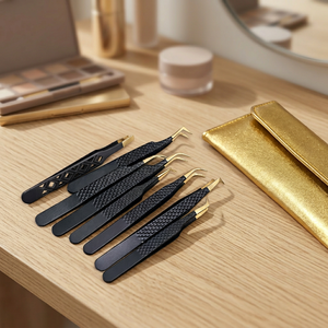 Pince à épiler professionnelle en acier inoxydable pour extensions de cils, outil de salon de beauté avec revêtement coloré - Product Image 1