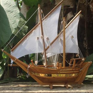 Modèle de bateau dhow traditionnel arabe en bois, fabriqué au Kerala, artisanal, décoration nautique pour la maison ou le bureau, objet de décoration. - Product Image 2