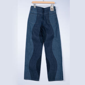 Jean pour homme de style décontracté moderne, coupe large, design décontracté, denim bleu foncé avec motif laser color-block - Product Image 4