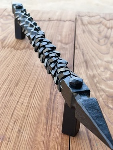 Manija de hierro forjado con diseño de clavos de acero, estilo tradicional, acabado galvanizado, fácil montaje, resistente al óxido para exteriores - Product Image 6