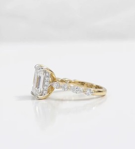Anillo de Moissanita con Corte Radiante y Halo Oculto, Plata de Ley 925, Chapado en Oro Amarillo, Certificado, Elegante y Lujoso, para Compromiso o Aniversario - Product Image 3