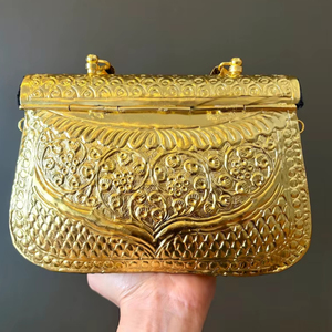 Carteras de mano personalizadas de metal artesanal con forma irregular, tamaño personalizado, de latón grabado, para fiestas, hermosas y a un precio asequible. - Product Image 1