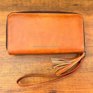 Porte-monnaie sculpté usiné à la main pochette coque de téléphone élégant en cuir véritable nouveau Design portefeuille multi-usages portefeuilles en cuir occidental - Product Image 4