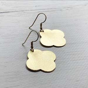 Flowery desgin handmade brass <b>earring</b> top seller lightweight led free custom design - Product Image 1