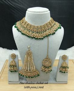 Conjunto nupcial étnico de perlas y Kundan de aleación blanca real, gargantilla chapada en oro pesado, hecho a mano, regalo para compromiso, boda, aniversario o fiesta. - Product Image 1