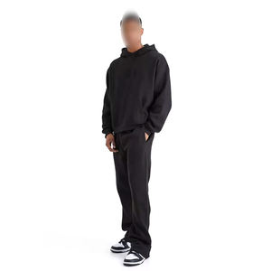 Trajes Deportivos de Hombre en Color Negro Sólido, Último Modelo, Buena Calidad, Color Liso, Hechos a Mano, Precio Competitivo, Estilo Acampanado - Product Image 1