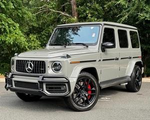 รถยนต์ AMG SUV 4 ประตู สีเงิน ล้อสีดำ คาลิปเปอร์เบรกสีแดง รุ่นใหม่ - Product Image 1