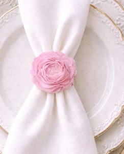 Porta Servilletas con Forma de Rosa |   Decoración de Mesa Hecha a Mano para Bodas y Restaurantes |   Ambiente Floral y Moderno - Product Image 1