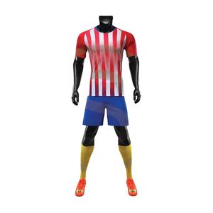 Uniforme de fútbol para adultos personalizado de la mejor calidad, conjunto de último diseño de venta superior, sublimado personalizado, 100% poliéster transpirable - Product Image 1