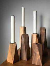 Juego de Portavelas Cónicos de Madera, Candelabros de Madera Tallada con Diseño Acanalado para Decoración del Hogar - Product Image 2