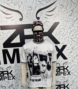 เสื้อยืดพิมพ์ลายแบบรีดร้อนสำหรับผู้ชาย OEM ดีไซน์คลาสสิก ทันสมัย นุ่มสบาย ระบายอากาศได้ดี เหมาะสำหรับใส่ในชีวิตประจำวันและออกกำลังกาย - Product Image 5