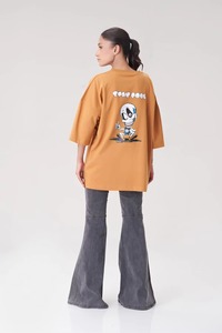 เสื้อยืดโอเวอร์ไซส์ผู้หญิง สไตล์ใหม่ น้ำหนักเบา สวมใส่สบายสำหรับฤดูร้อน และเป็นชุดที่มีสไตล์ เสื้อผู้หญิง - Product Image 2