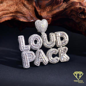 Colgante de letras LOUD PACK con diamantes de moissanita al por mayor, con acento de corazón brillante, diseño de letras totalmente cubierto de diamantes, estilo streetwear de lujo - Product Image 6