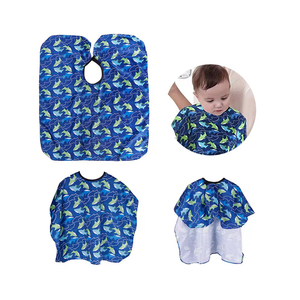 Capes de Coiffure Professionnelles Imprimées de Qualité Supérieure, Imperméables, Légères, avec Logo Personnalisé pour Salons de Coiffure - Product Image 4