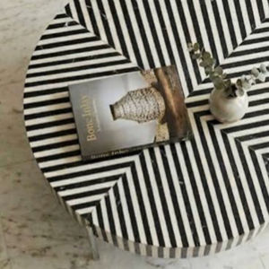 Mesa con Incrustaciones de Hueso de ILAHI, Diseño Moderno con Detalles de Ágata, Almacenamiento Portátil, Muebles para el Hogar - Product Image 1