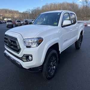 Toyota Tacoma 4x4 d'occasion, pick-up avec sièges en cuir, moteur 3.5L, pneus R20, norme d'émission Euro VI, intérieur foncé - Product Image 1