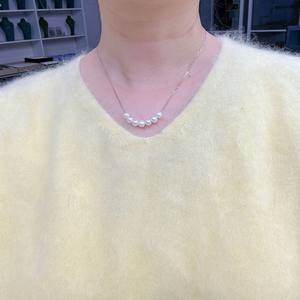 สร้อยคอมุกแท้ทรงกลมขนาด 6-7 มม. พร้อมตัวล็อคแบบญี่ปุ่นชุบทอง 18k ปรับขนาดได้ ใกล้เคียงกับมุกไร้ตำหนิ - Product Image 1