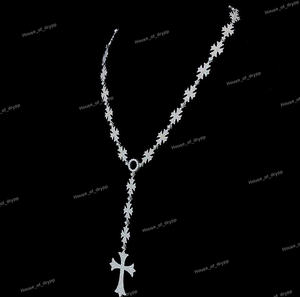 Collier de luxe en forme de croix avec diamants en moissanite VVS, argent 925, style élégant - Product Image 4