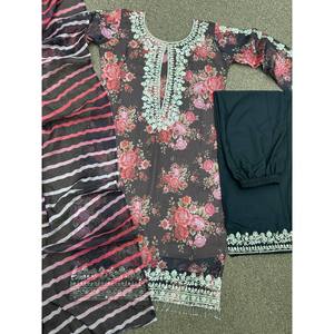 Ensemble de costume de fantaisie pour femmes avec impression numérique et broderie - Product Image 5