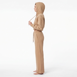 Ensemble décontracté deux pièces pour femme : sweat à capuche court beige à épaules tombantes et fermeture éclair intégrale, et pantalon de jogging large à manches longues avec cordon de serrage - Product Image 5
