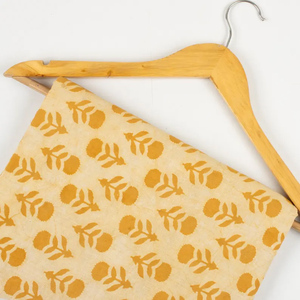 Tela de Algodón Estampada a Mano con Diseño Floral Color Mostaza, Ecológica, Ligera, 90 GSM, 43/44 Pulgadas de Ancho, para Vestidos de Niña y Decoración del Hogar - Product Image 4