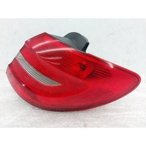 Feu arrière droit d'occasion classe B A2468200264 - Product Image 1