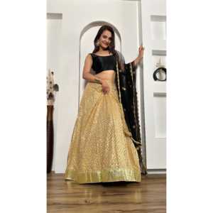 Lehenga choli ผ้าฟอยด์สวยงามเหมาะสำหรับใส่ในงานปาร์ตี้ - Product Image 1