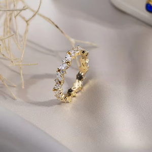 Bague de fiançailles pour femme en or jaune avec diamant taille marquise, style classique, diamants de laboratoire - Product Image 6