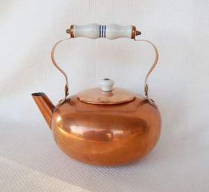 Tetera Tradicional de Cobre para Hervir Agua, Té y Café, Apta para Estufa, Utensilios de Cocina Premium, Decoración para Hogar y Hotel - Product Image 1