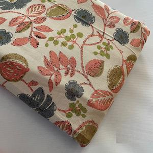 Tissu en coton artisanal ethnique, idéal pour les collections de boutiques et festives, qualité supérieure, matière douce et respirante pour les vêtements ethniques - Product Image 4