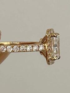 Anillo de moissanita con corte radiante y doble halo, chapado en oro, para mujer, plata 925, joyería de boda, para regalo nupcial o aniversario. - Product Image 2