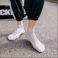 Chaussettes de sport antidérapantes pour femmes, en coton et fibre de bambou, personnalisables, pour le Pilates et le football, collection 2026, vente en gros, qualité OEM supérieure, pour usage quotidien, à manchette, séchage rapide