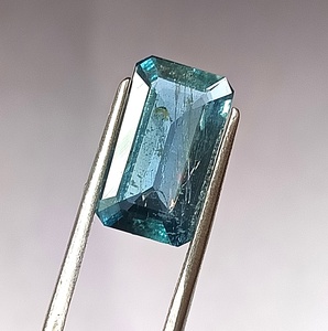 Piedra Preciosa Translúcida de Aguamarina Azul Natural de 3.90 Quilates, Corte Esmeralda, de Santa María, con Juego de Color para Joyería - Product Image 3