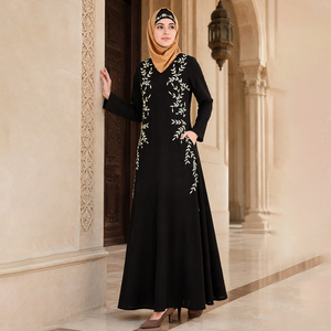 Nouvelle Abaya décontractée style lb 2026 pour femmes musulmanes du Moyen-Orient, robe unie simple en polyester, vêtement islamique - Product Image 6