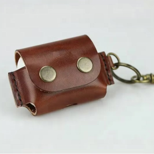 Funda personalizada de cuero auténtico para AirPod, fundas de cuero duraderas para todas las generaciones, funda para AirPods para una protección elegante - Product Image 1