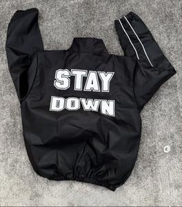 Conjunto Deportivo Personalizado para Hombre, Chaqueta Cortavientos de Spandex/Algodón para Invierno |   Chaqueta y Pantalones Impermeables Ligeros |   Ropa Deportiva al Por Mayor OEM - Product Image 3