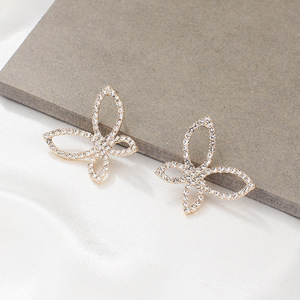 Boucles d'oreilles papillon scintillantes XH pour femmes, clous d'oreilles papillon ajourés, entièrement ornés de strass et de cristaux, bijoux de mode, cadeau - Product Image 5