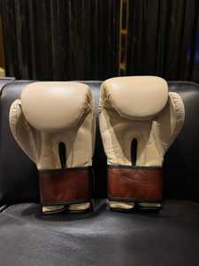 Gants de boxe en cuir de vachette blancs personnalisés de haute qualité OEM, vente chaude, HOMIZON ENTERPRISES, écologiques, protection, vente en gros - Product Image 3
