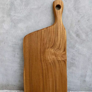 Tabla de Cortar de Madera Ecológica y Duradera con Acabado de Madera de Acacia Reciclada - Product Image 1