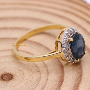 Bague Halo en Or Jaune Massif 14 carats avec Saphir Bleu Naturel Oval et Diamants, Vente en Gros, Memoria Jewels - Product Image 4