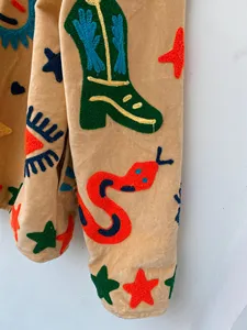 Chaqueta de Terciopelo Boho Hecha a Mano para Mujer, con Motivos Occidentales Coloridos Bordados, Cuello Alto, Manga Larga, Chaqueta de Primavera para Mujer - Product Image 3