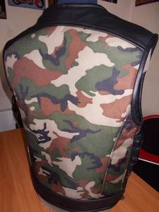 Chaleco de Cuero Negro para Hombre Hunt Club, Estilo Motero Vintage, con Hebillas Resistentes, de Cuero Vacuno, con Compartimento Oculto para Armas - Product Image 2