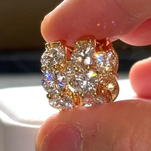 เครื่องประดับชั้นดี เงินแท้ S925 ชุบทอง 10K ต่างหูแบบห่วงประดับมอสซาไนต์ รับรองโดย IGI ดีไซน์คลาสสิกระดับไฮเอนด์ - Product Image 3