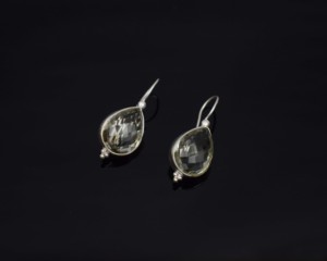 Pendientes de Plata de Ley 925 con Gema de Amatista Natural en Forma de Pera - Product Image 3