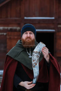 Authentique Corne à boire en corne de bœuf de qualité supérieure, polie, toucher réel, style animal, pièce de décoration pour événements historiques - Product Image 3