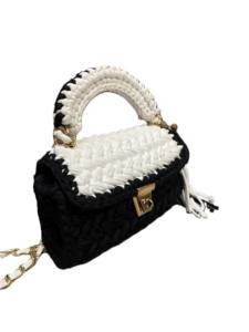 Bolso de Mano Mini de Ganchillo de Algodón Hecho a Mano en Blanco y Negro - Product Image 2