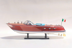 เรือเร็วอิตาลีทำมือ รุ่น RIVA ARISTON สีขาว ตัวเรือทำจากไม้ สำหรับเป็นของขวัญทางธุรกิจ ของสะสม หรือของตกแต่งบ้าน - Product Image 2